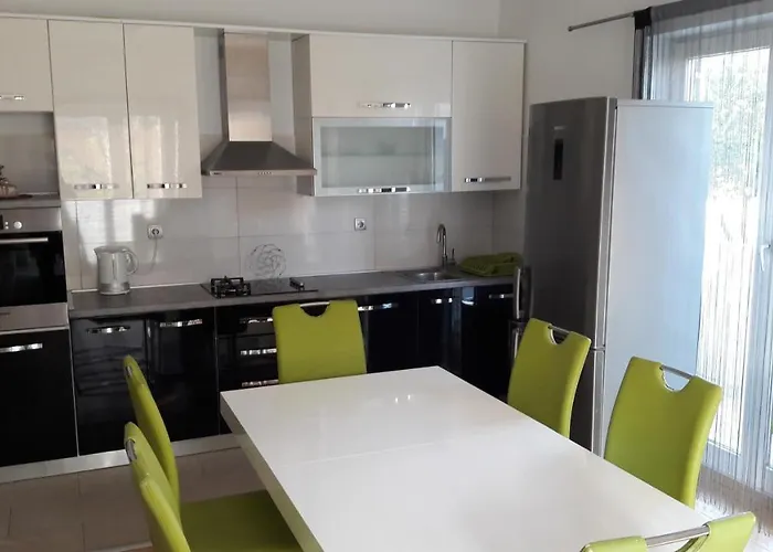 דירה With A Parking Space - 13557 זאדאר